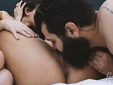 Fodendo o cuzinho da Pawg e da namoradinha junto, como é_ bom poder transar a trê_s