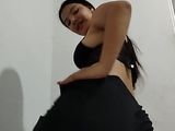 HERMOSA LATINA VENEZOLANA DE CULO GRANDE ME HACE UN BAILE SEXY, ( terminamos follando en la sala de mi CASA)